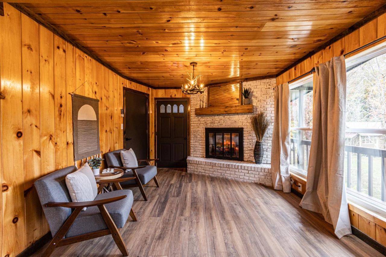 Fun Cabin With Hot Tub, Pool Table & Fire Pit - Big Blue Bryson City Ngoại thất bức ảnh