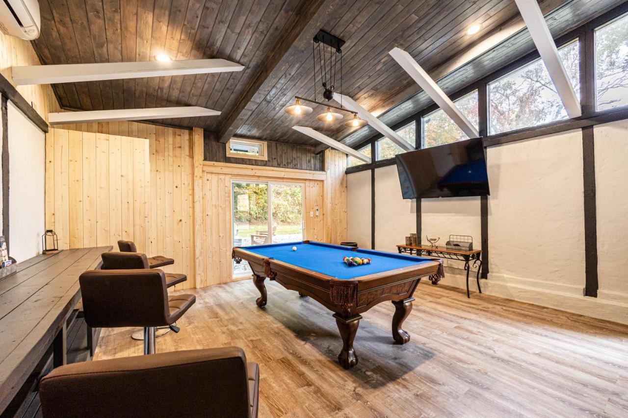 Fun Cabin With Hot Tub, Pool Table & Fire Pit - Big Blue Bryson City Ngoại thất bức ảnh