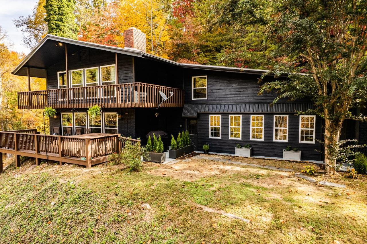 Fun Cabin With Hot Tub, Pool Table & Fire Pit - Big Blue Bryson City Ngoại thất bức ảnh