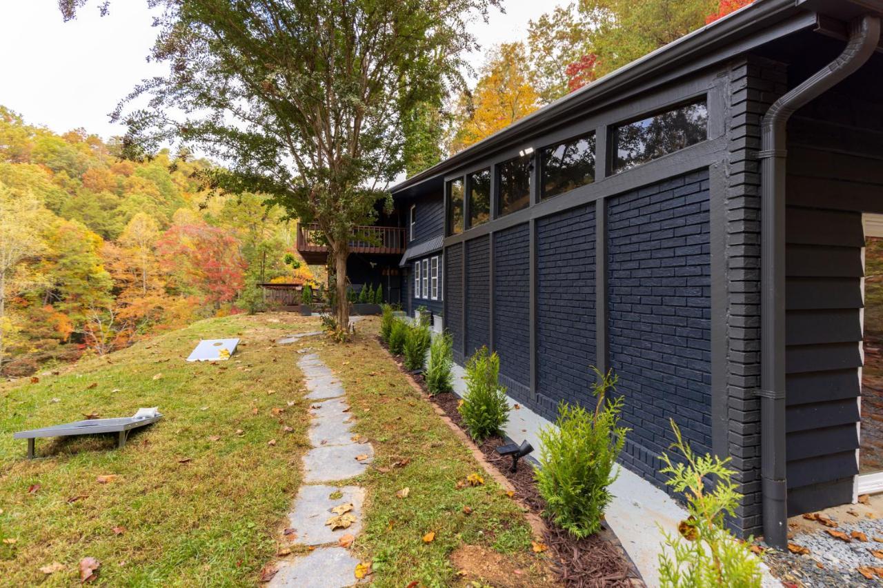 Fun Cabin With Hot Tub, Pool Table & Fire Pit - Big Blue Bryson City Ngoại thất bức ảnh